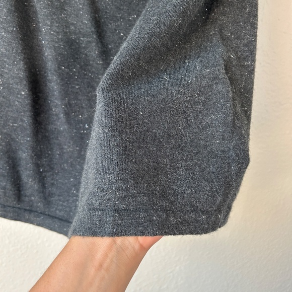 Chicos size 2 /L sleeveless cowl neck top cashmere blend gray shimmery - Picture 6 of 11